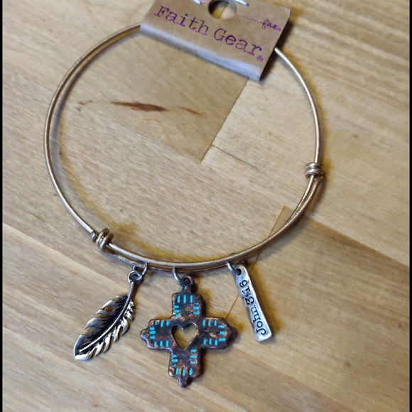 Jewelry - Cross bracelet